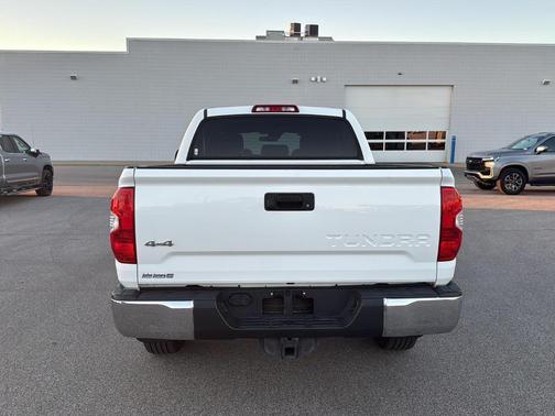 2018 Toyota Tundra SR5