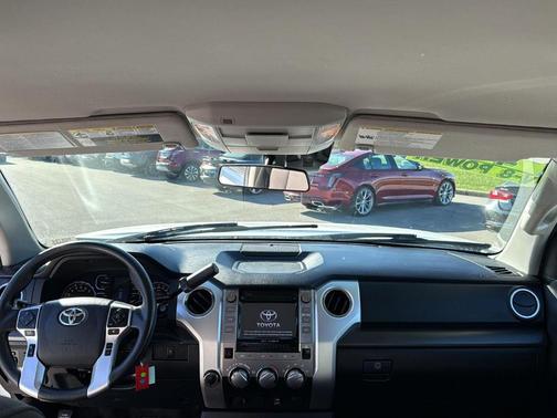 2018 Toyota Tundra SR5