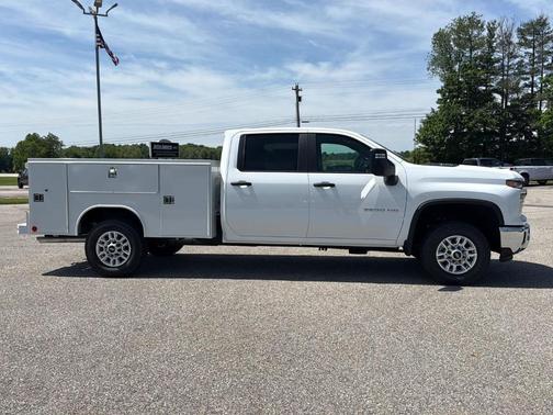 Summit White 2026 Chevrolet Silverado 2500 WT
