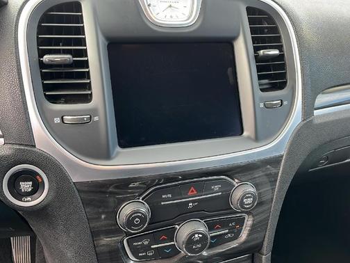 2020 Chrysler 300 Touring