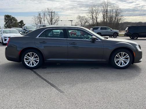 2020 Chrysler 300 Touring