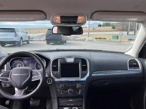 2020 Chrysler 300 Touring