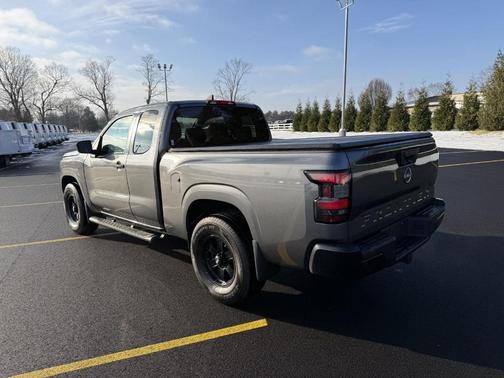 2022 Nissan Frontier S