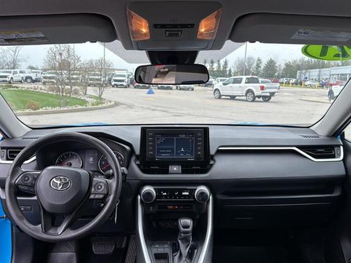 2021 Toyota RAV4 LE