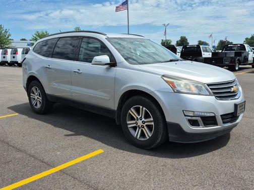 Silver Ice Metallic 2017 Chevrolet Traverse 1LT