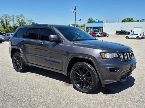 Granite Crystal Clearcoat Metallic 2018 Jeep Grand Cherokee Altitude