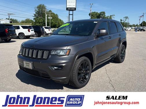 Granite Crystal Clearcoat Metallic 2018 Jeep Grand Cherokee Altitude
