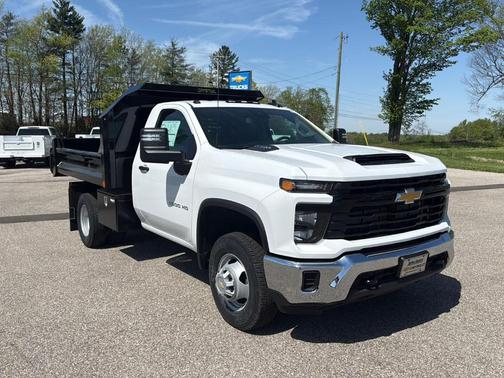 Summit White 2026 Chevrolet Silverado 3500 WT