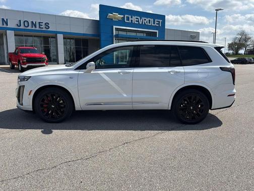 Crystal White Tri-Coat 2023 Cadillac XT6 Sport AWD