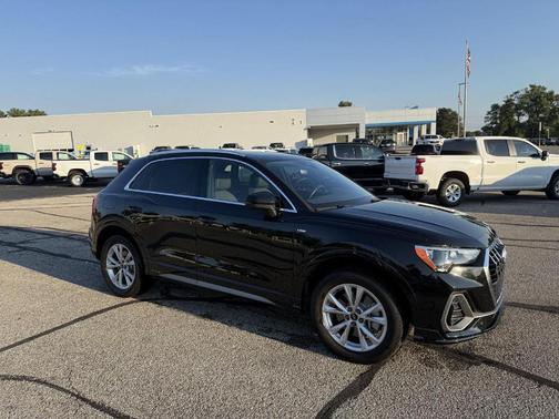 2021 Audi Q3 45 S line Premium
