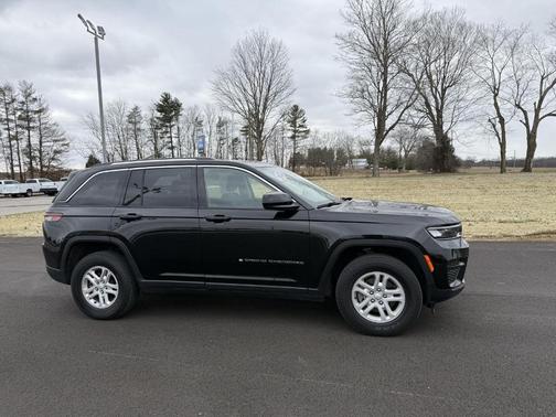 2022 Jeep Grand Cherokee Laredo