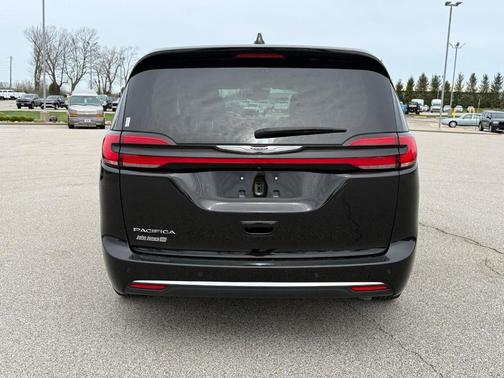 2024 Chrysler Pacifica Touring-L