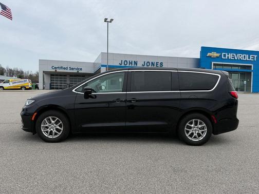 2024 Chrysler Pacifica Touring-L