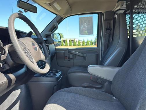 2023 GMC Savana 2500 Work Van