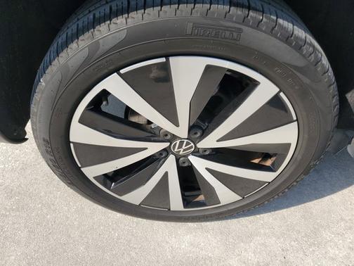 2023 Volkswagen Taos SE