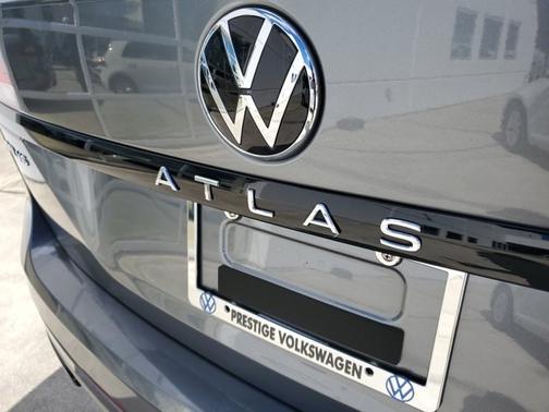 2023 Volkswagen Atlas 3.6L V6 SEL R-Line Black
