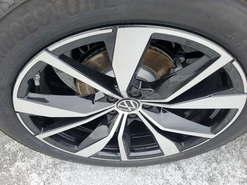 2025 Volkswagen Atlas 2.0T SEL Premium R-Line
