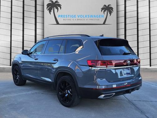 2025 Volkswagen Atlas 2.0T SE w/ Technology