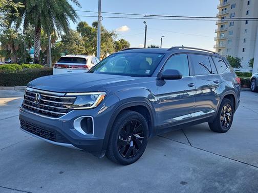 2025 Volkswagen Atlas 2.0T SE w/ Technology