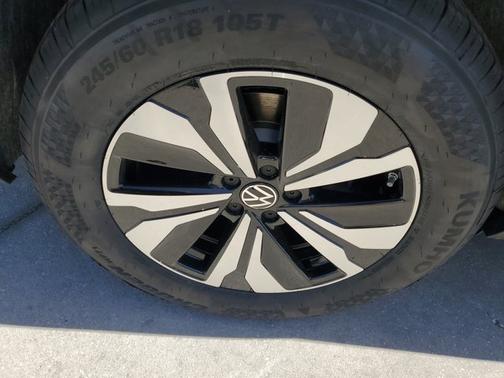 2025 Volkswagen Atlas 2.0T SE