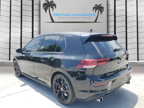 2024 Volkswagen Golf GTI 380 SE