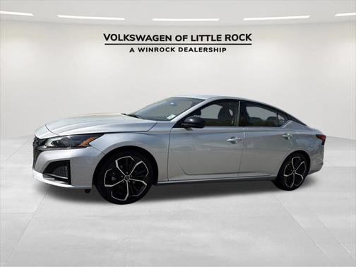 2023 Nissan Altima SR FWD