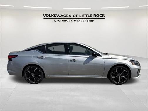 2023 Nissan Altima SR FWD