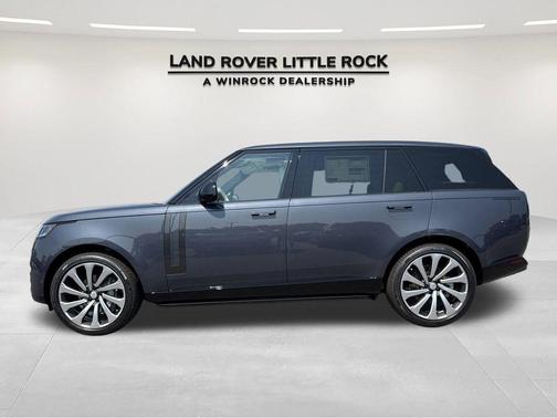 2025 Land Rover Range Rover P400 SE 7 Seat