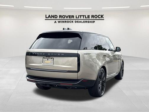 2025 Land Rover Range Rover P530 SE