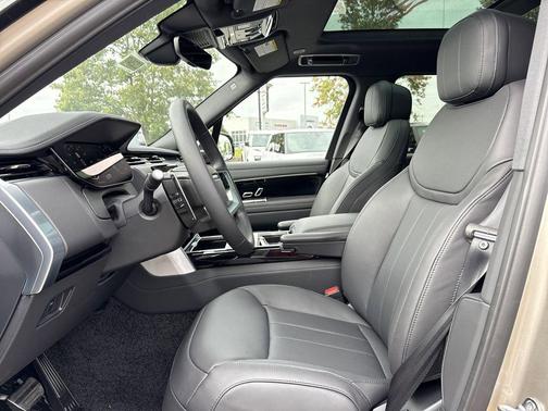 2025 Land Rover Range Rover P530 SE