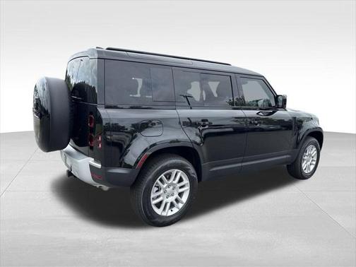 2025 Land Rover Defender 110 P300