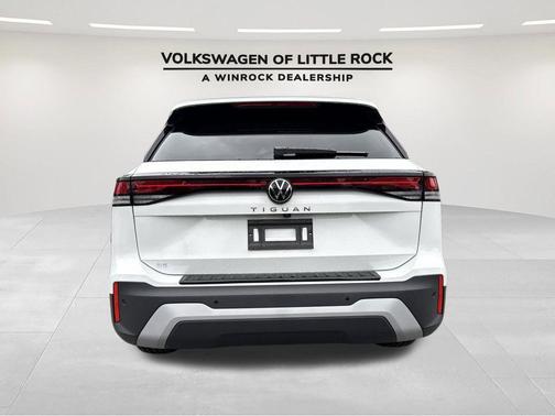 2025 Volkswagen Tiguan 2.0T SE