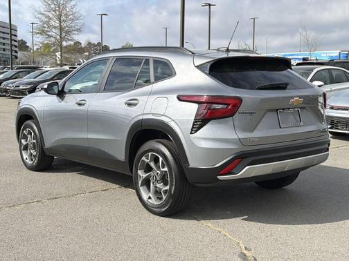 Sterling Gray Metallic 2025 Chevrolet Trax LT