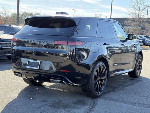 2026 Land Rover Range Rover Sport SE