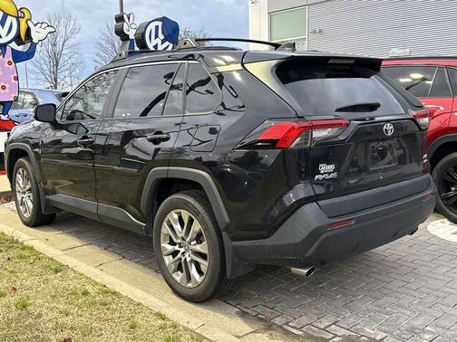 2022 Toyota RAV4 XLE Premium