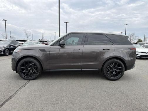 2025 Land Rover Range Rover Sport SE