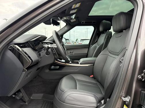 2025 Land Rover Range Rover Sport SE