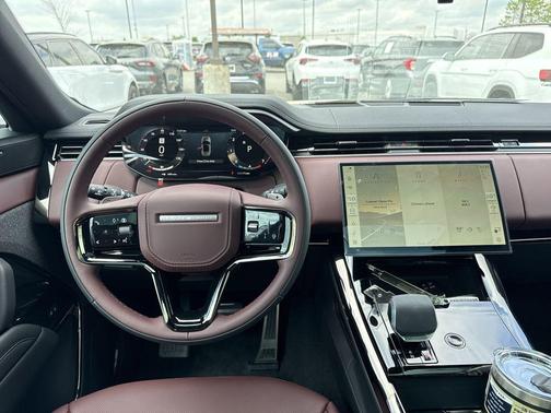 2025 Land Rover Range Rover Sport SE