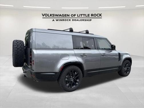 2024 Land Rover Defender 130 P400 Outbound