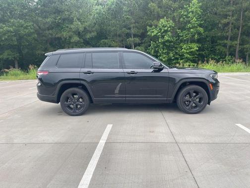 Diamond Black Crystal Pearlcoat 2021 Jeep Grand Cherokee L Altitude