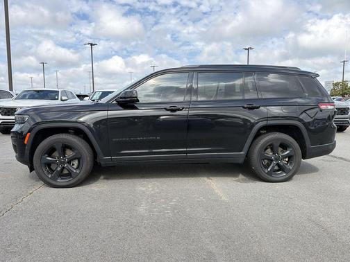 Diamond Black Crystal Pearlcoat 2021 Jeep Grand Cherokee L Altitude