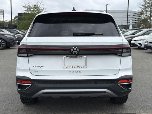 Pure White 2026 Volkswagen Taos SE