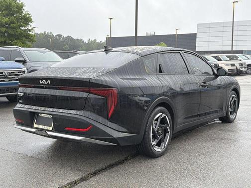 Aurora Black Pearl 2025 Kia K4 EX