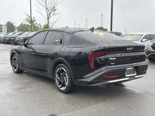 Aurora Black Pearl 2025 Kia K4 EX