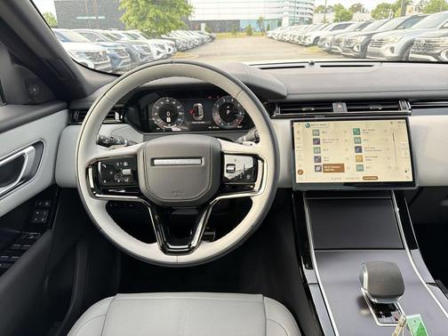 White Pearl 2026 Land Rover Range Rover Velar P250 SE R-Dynamic