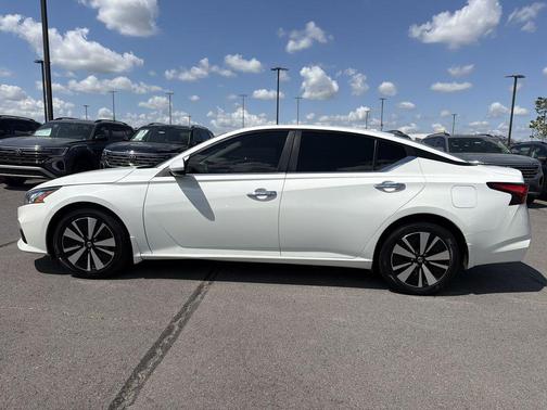 2021 Nissan Altima 2.5 SV