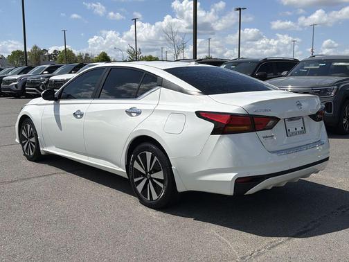 2021 Nissan Altima 2.5 SV