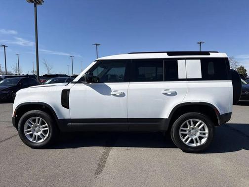 2025 Land Rover Defender 110 P300