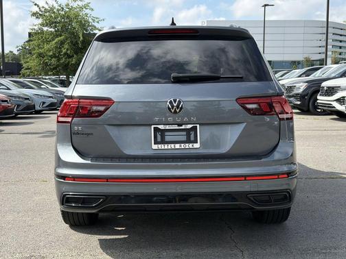Platinum Gray Metallic 2023 Volkswagen Tiguan 2.0T SE R-Line Black