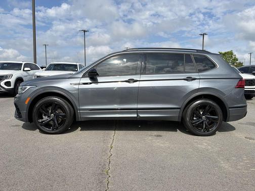 Platinum Gray Metallic 2023 Volkswagen Tiguan 2.0T SE R-Line Black